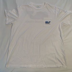 Men’s vineyard vines whale logo pocket tee // XL